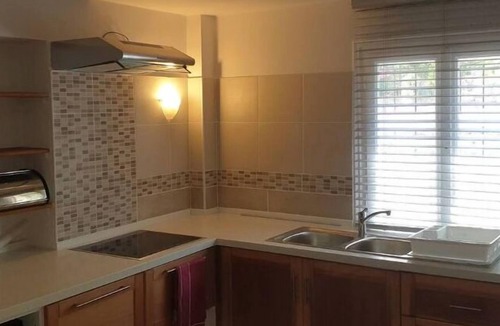 Kioni Apartment | Byron House - Apartment 3