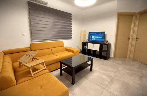 Mytikas Villa | Caramel's Cottage