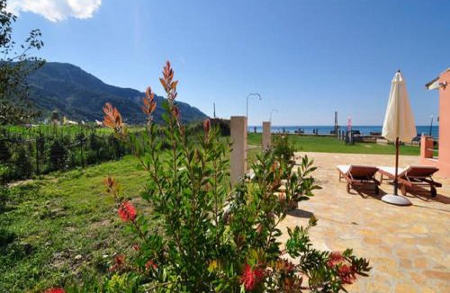 Agios Georgios Pagon House | Caramela Beach House