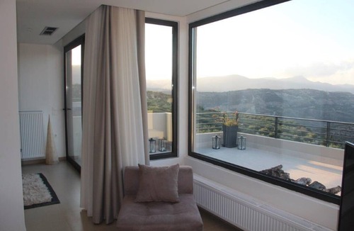 Petrokefalo House | CASA TALI VILLA - modern, stylish villa with pool