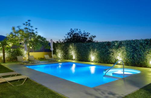 Dhafnes Villa | Castello Villa Daphnes - Private Pool & Whirlpool