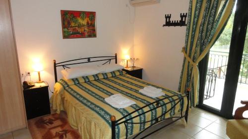 Paralio Astros Apartment | Castle View Studios