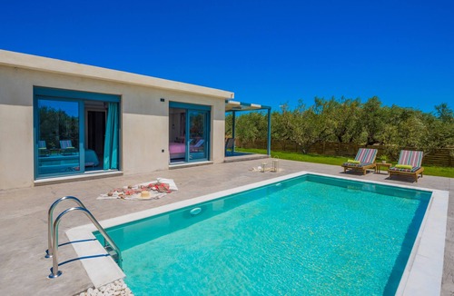 Fiolitis Villa | Celosia - 3 Bedroom Villa with Private Pool and Garden view