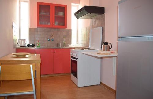 Kissamos Apartment | Central House with Quiet Garden