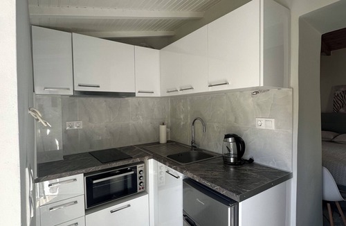 Mavrovouni House | Charming 1-bedroom house with WiFi&AC in beautiful Mavrovouni-Mamour Apartments