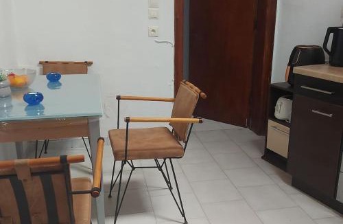 Katakolo House | Charming Beachfront 2-bedroom house with AC
