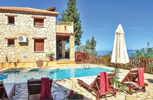 Xirokastello Villa | Charming stone villa, short drive to beach