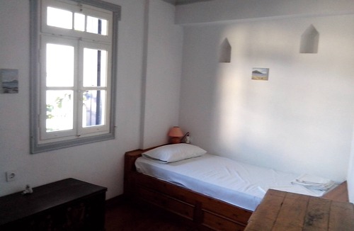Skopelos House | charming & traditional in the old car-free part of town