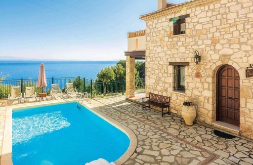 Xirokastello Villa | Charming villa perfect for couples, sea veiws
