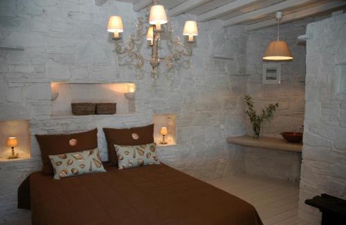 Serifos Villa | Chez Semiramis Aegean Pearl House for 8 persons 5'min from the beach