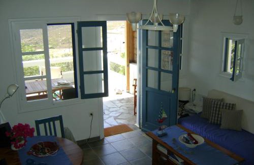 Serifos House | Chez Semiramis The Sun Touch House for 8 persons 5'min from the beach