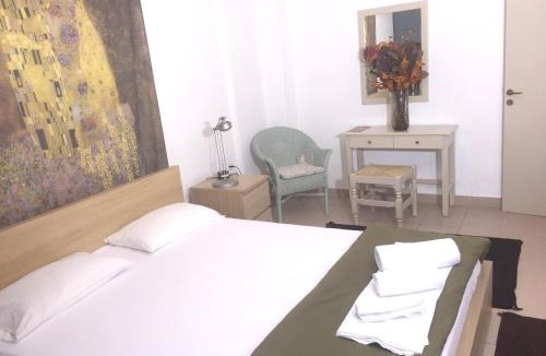 Akrogialion Apartment | Chic seaside apartment in Akrogiali - 60 sqm - Sea view