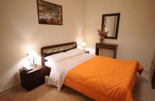Karpenisi Apartment | Chrysandra