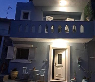 Minoa Pediada Apartment | Colorful House Tsoutsouras