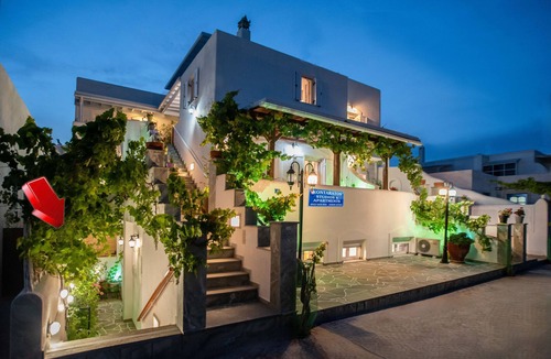 Paros Apartment | Comfort Double Room Semi Basement 23 meters Parikia near Livadia Beach.
