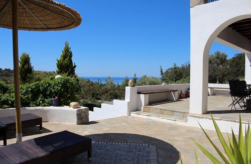Triopetra House | Comfortable holiday house, spacious outdoor areas, wifi | Triopetra, Crete