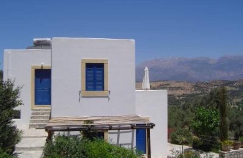 Kamilari Apartment | Complex of apartments & studio, full-equipped, in a large, beautiful garden