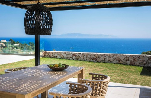 Leivathos Villa | Contemporary Villa, A/C, Private Pool, Magnificent Panoramic Sea View - Just 5mins drive to Beach!
