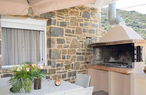Drosia House | Cosy Home at Almyrida 80m from the beach