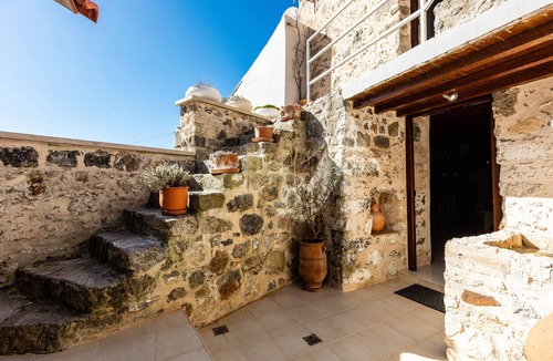 Spilion Apartment | Cosy Stone Built Suite, feeling cretan authenticity!