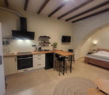 Ios House | Coucou Boutique Studio