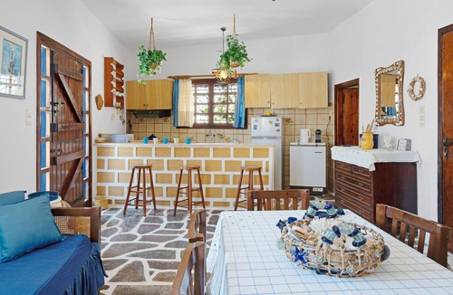 Kanala Villa | Country House 'Bella Vista' with Sea View, Shared Terrace and Air Conditioning