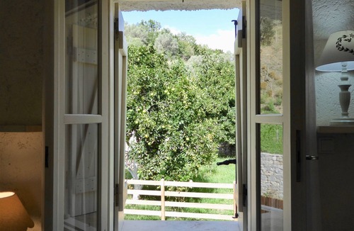 Mixorrouma House | Country house near SPILI with peaceful garden, orange trees and jacuzzi