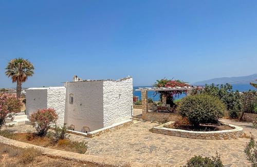 Paros House | Cozy home in Ampela, Paros with WiFi
