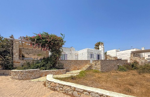 Paros House | Cozy home in Ampela, Paros with WiFi