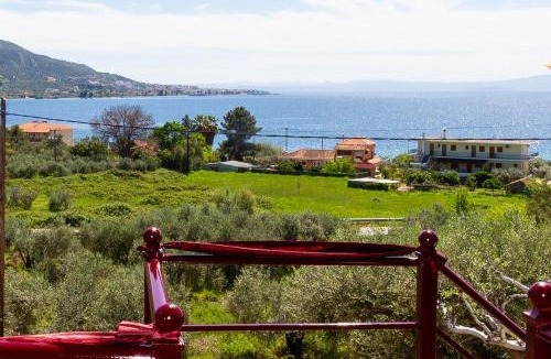 Aidhipsos Apartment | Cozy House with Amazing View and Unique Outdoor!