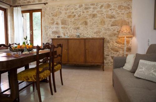 Drapanias House | Cretan cottage of 1900 with beautiful olive yard