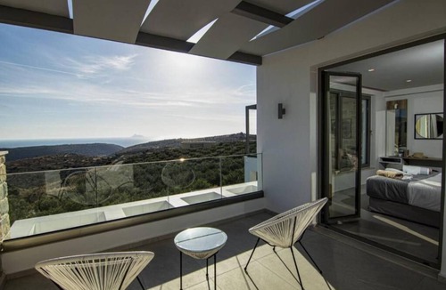 Kamilari Villa | Crete Villa Paseathea, Luxurious Pool Getaway