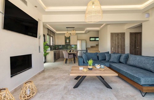 Pantokratoras Villa | Delight Luxury 5 bedroom Villa with private pool
