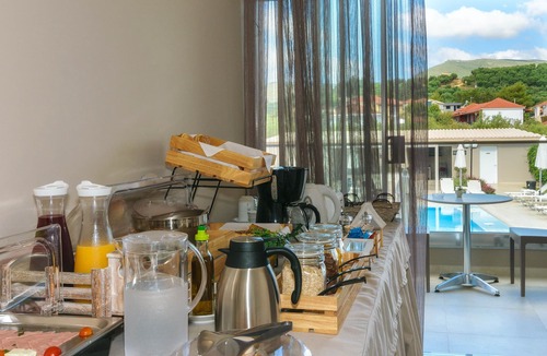 Laganas Apartment | Deluxe Apartment with Pool View