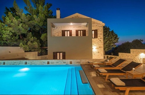 Sivas Villa | Deluxe Crete Villa | Villa Phaistos | 6 Bedroom (12 guests) | Swimming Pool |.