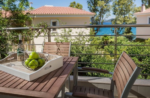 Karavomylos Villa | Deluxe Kefalonia Apartment | 1 Bedroom | Apartment Thalassa | Tranquil Location.