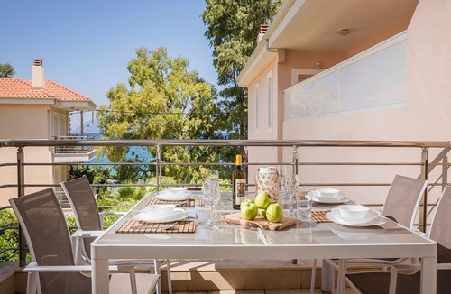 Karavomylos Villa | Deluxe Kefalonia Apartment | Apartment Hibiscus | 3 Bedroom | Pool |Karavomilos