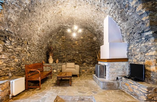 Artemisia House | Denthis Stone House - Taygetos Getaway