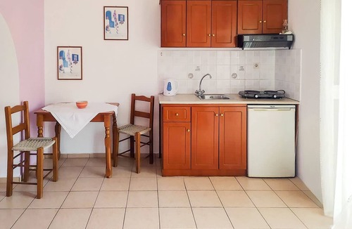 Patitiri Apartment | Dina's Flowers - Alonnisos Summer Gem