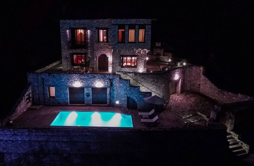Keramidi Villa | Dionysos Luxury Villa