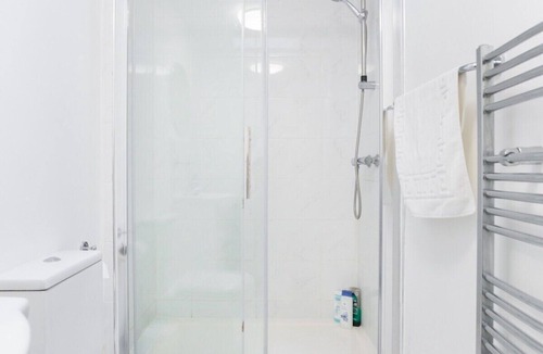 Camden Town Apartment | Double Room - Shared Bathroom - D-1&2 - G