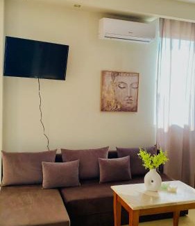 Serres Apartment | Downtown Studio 41
