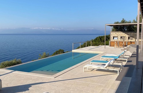 Evgiros Villa | Dreamscape Villa Oneiro - Your Gateway to Seaside Luxury in Sivota
