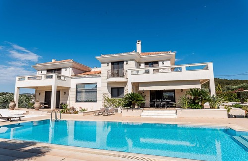 Palaia Fokaia Villa | East Coast Mansion by Unique Villas Collection