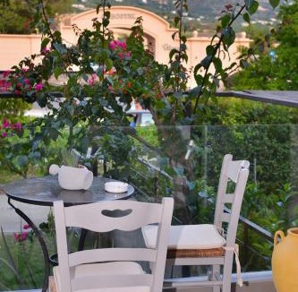 Diasella House | East-West