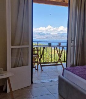 Petaleia Apartment | Efi Loutses