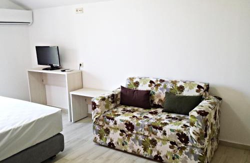 Paralia Pantaleimonos Apartment | Efrosini Hotel Apartments & Studios
