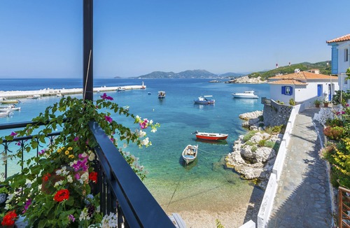 Kokkari Apartment | Eftopia Beachfront 3-bedrooms apartment