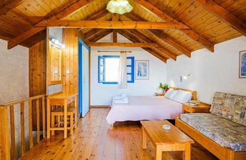 Kantanos-Selino House | Elegant Holiday Home in Palaiochora near the Beach