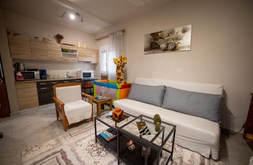 Mavromati Apartment | Eleni's GuestHouse